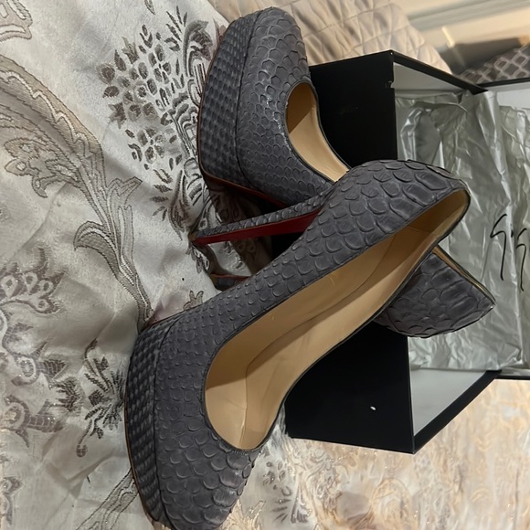 Louis Vuitton gray leather python high heels 5 1/2 inch heels. - Picture 1 of 3